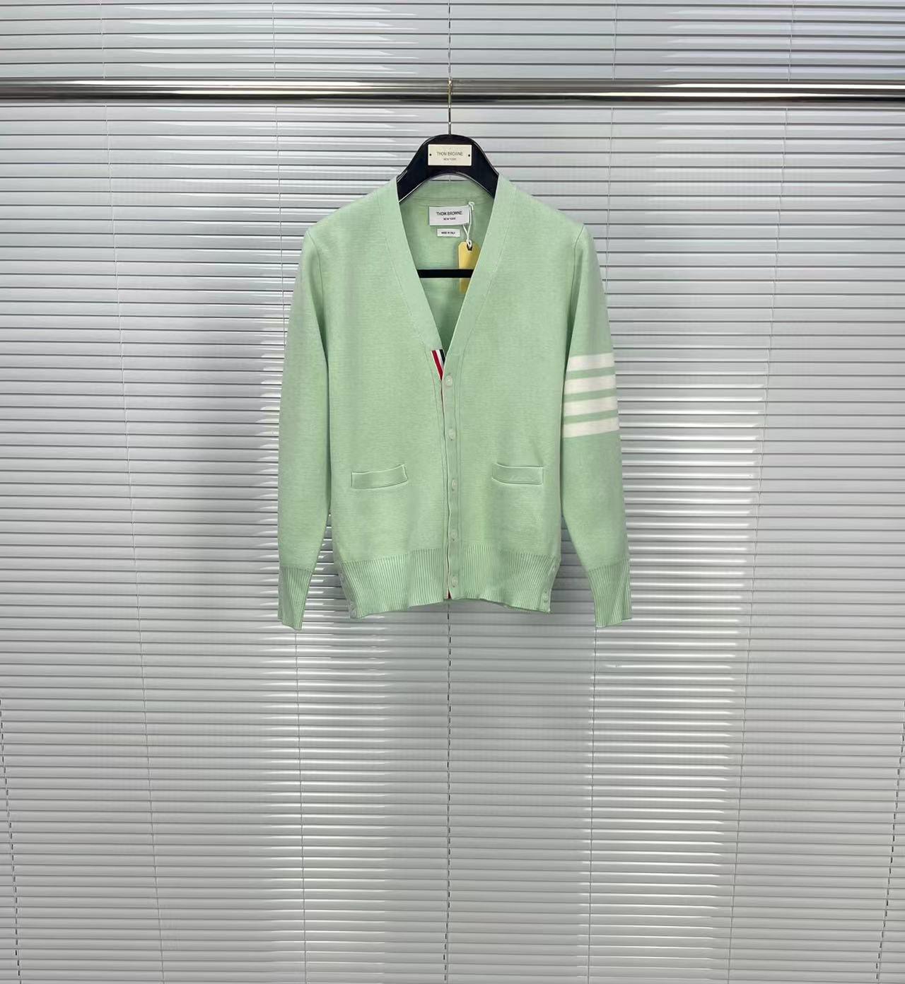 

V-Neck Wool Macaron Cardigan: Unisex British College Style Sweater Large мятный зеленый