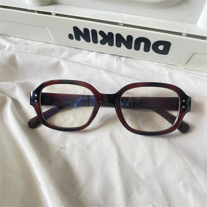 Modern Retro Narrow Oval Shaped Glasses Frame Female Concave Design Street Photography Personalized Flat Mirror Simple Design