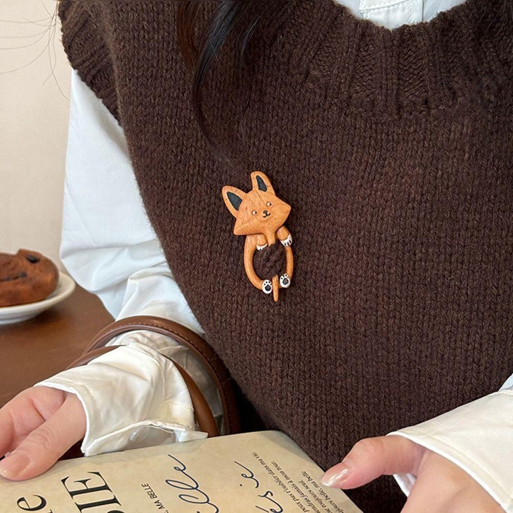 Kangaroo Wooden Brooch Puppy Kitty Scarf Buckle Exquisite Animal Sweater Pin  Girl