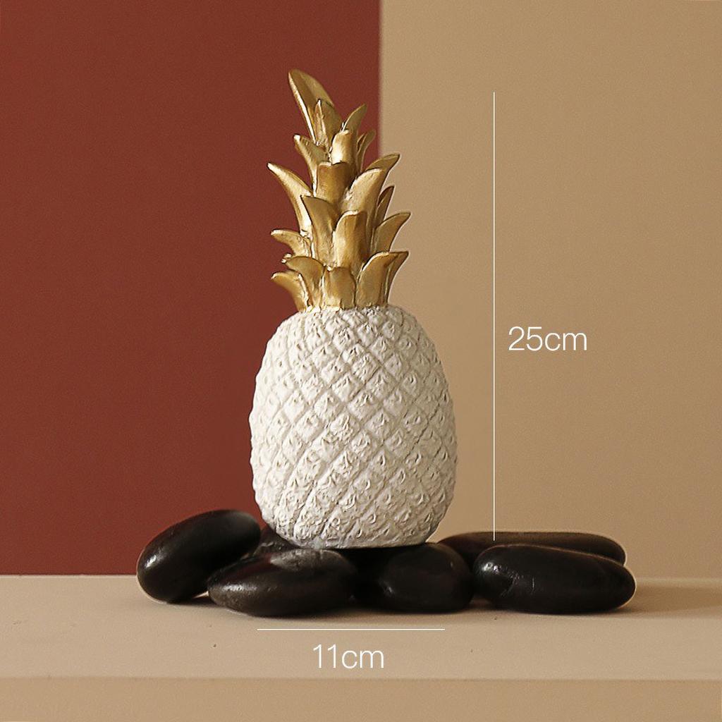 Nordic Gold Pineapple Sculpture - Instagrammable Decor for Coffee Table, Creative Photography Prop & Living Room Ornament