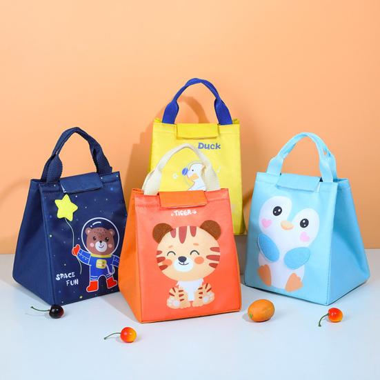 

Большая сумка для обеда. Легко носить с собой. Хранение предметов.