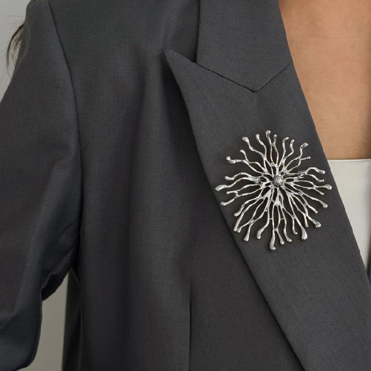 Exquisite Sun Symbol Brooch Stylish Embossed Lapel Pin Featuring Detailed Embossing for Gift Giving Occasions