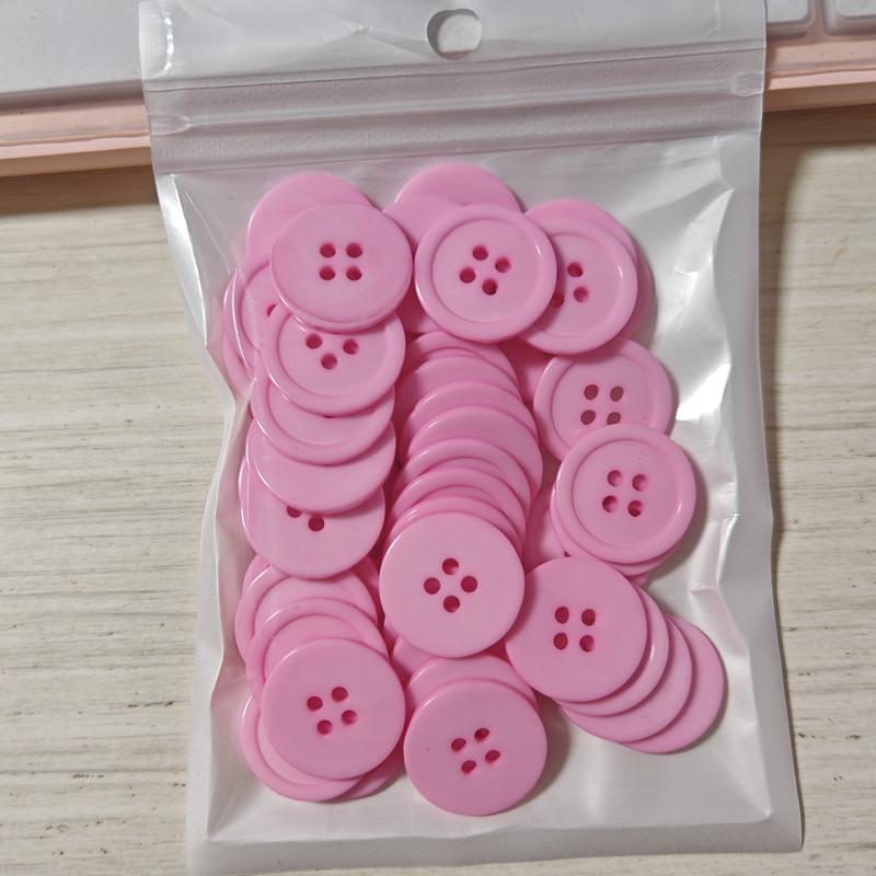 50 Stück Einfache 4-Loch-Knöpfe 20 mm Rund Harz Flachrücken Knöpfe Pullover Rock Zubehör
