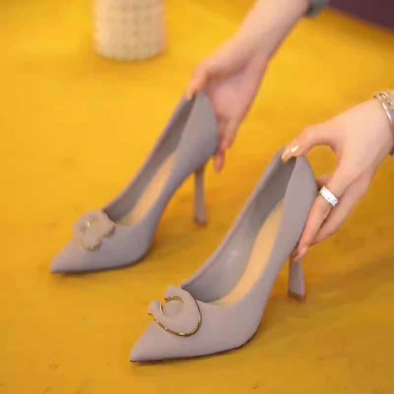 

2025 new high-end black high-heeled shoes, royal sister, sexy C-word thick-heeled women, soft leather and soft bottom, not tired women 41