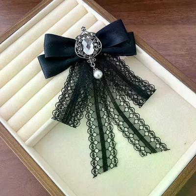 Broches et bijoux de corps