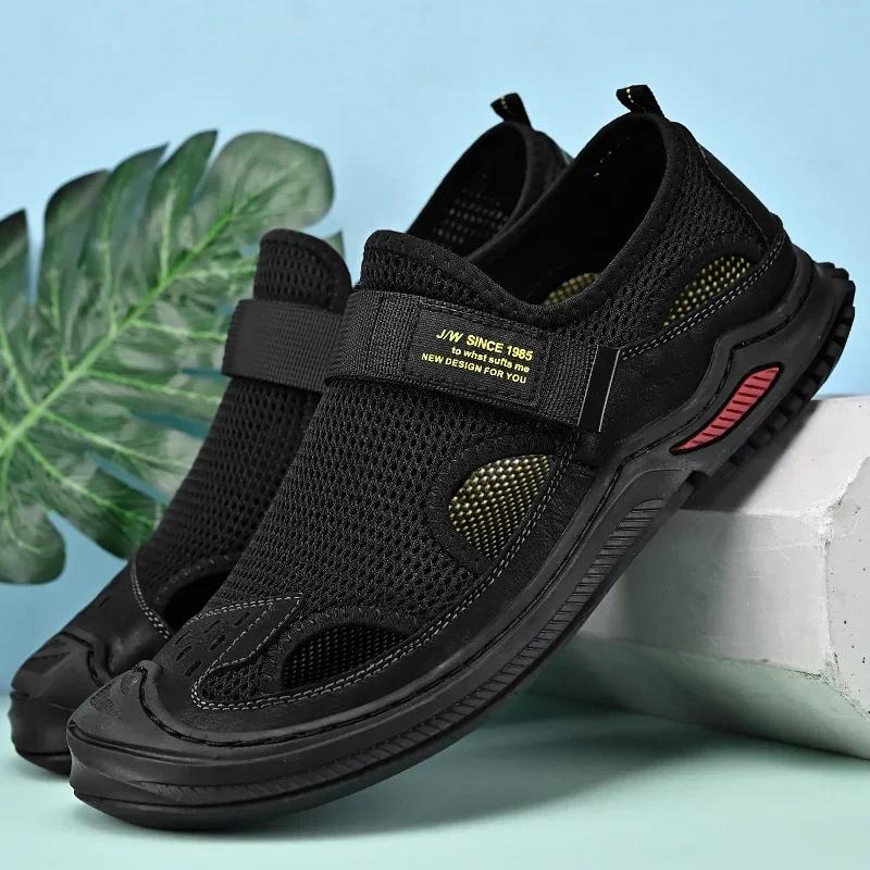 Fashion Summer New Man Outdoor Sandals Beach Casual Baotou Hole Shoes for Men Breathable Platform Beach Indoor Roma Sandals Zapatillas