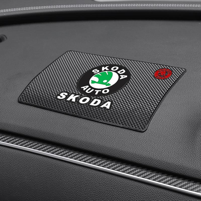 1Pcs Car Emblem Anti Slip Pad Phone Holder Non-Slip Mat Car Stlying For Skoda Octavia Superb Rapid Kodiaq Karoq Fabia Kamiq Roomster Citigo