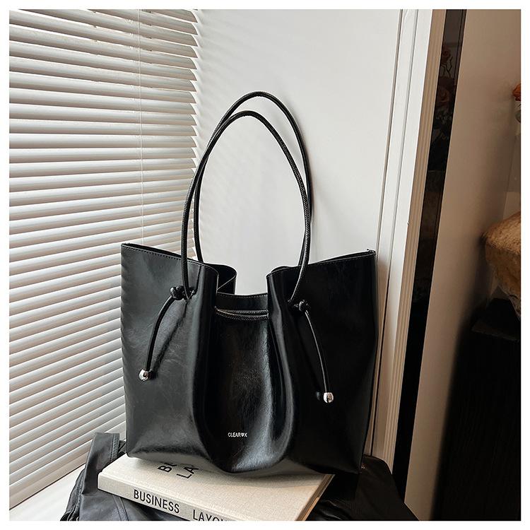 Lazy Retro Commuter Large-capacity Tote Bag Women's New Handbag Spring and Summer Versatile Shoulder Trendy Bag