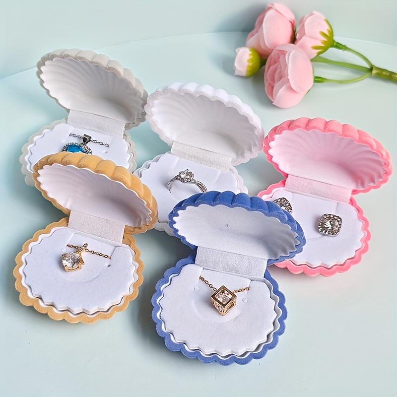 

WTEMPO Elegant Velvet Jewelry Gift Boxes with Shell-Shaped Lids Compact Jewelry Organizer for Necklaces Wedding Accessories Jewelry Gift Boxes 5pcs