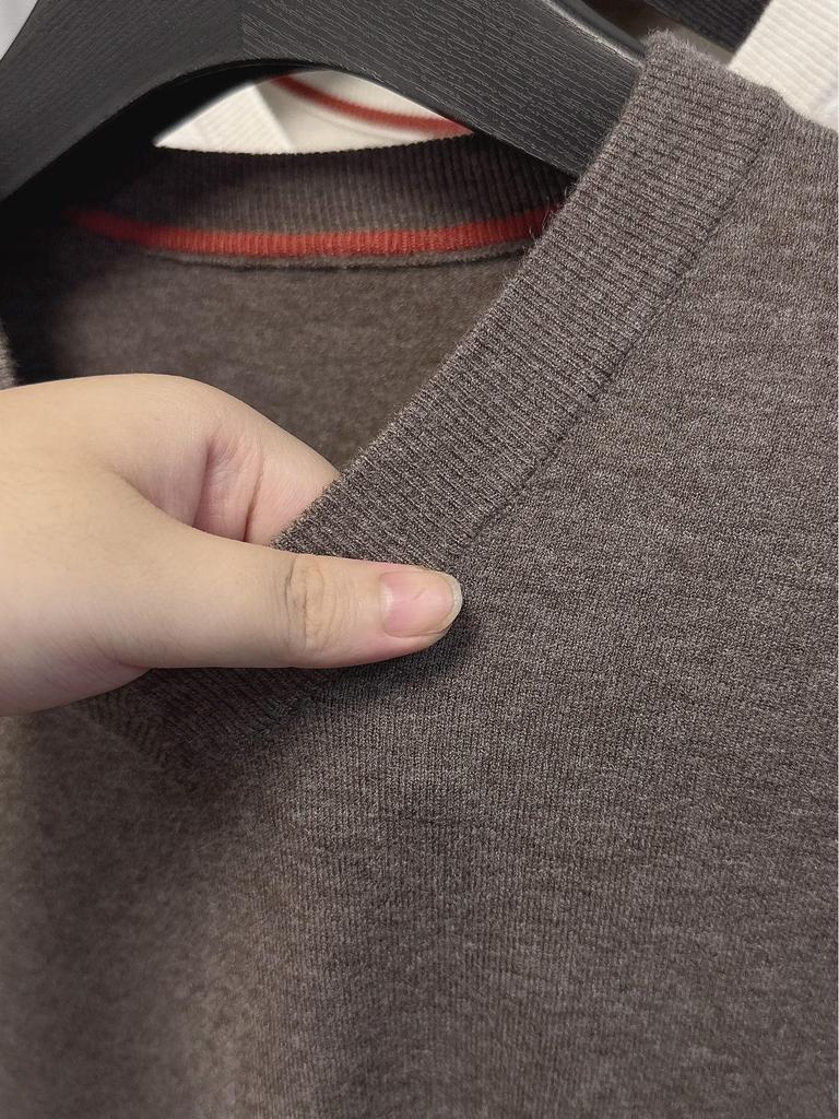 Men's Trendy Solid Color V-Neck Wool Sweater for Autumn/Winter - Base Layer Casual Knit Pullover