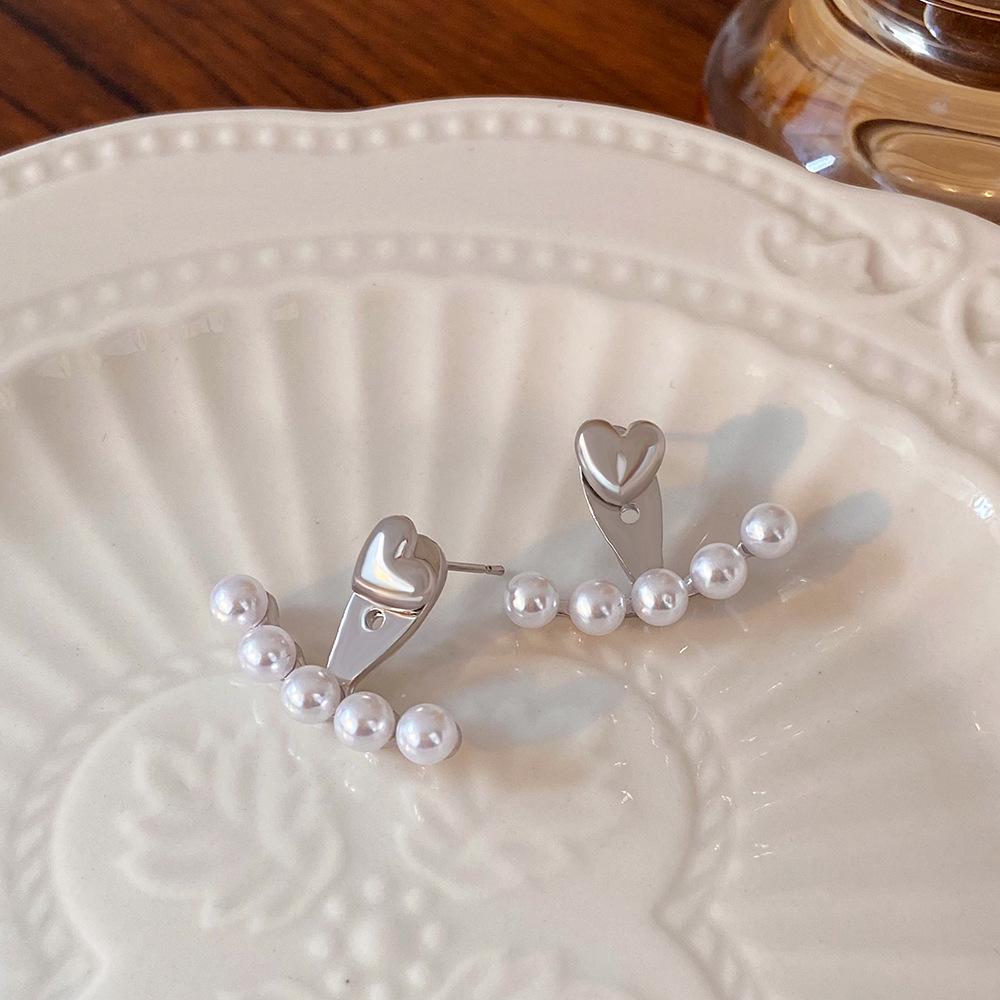 European & American C-Shaped Heart Velvet Stud Earrings for Women – Elegant Korean Style Accessories.