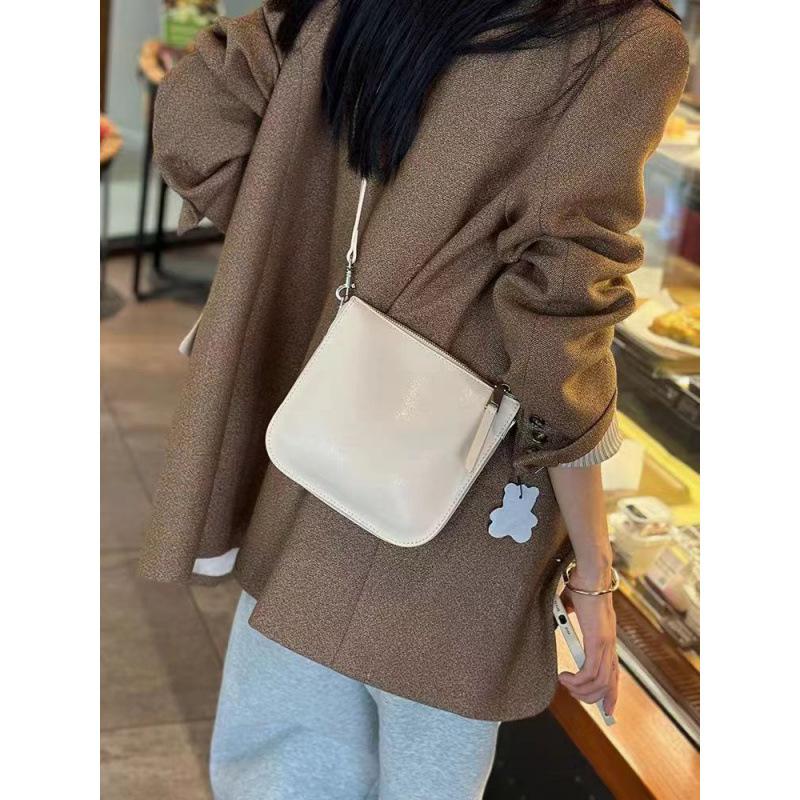 Mobile phone bag, women's spring and summer new soft leather women's bag, messenger bag, bucket bag, shoulder bag, armpit bag.