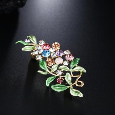 Broche de cristal colorido de Europa y Estados Unidos, temperamento, moda, hojas de diamantes de imitación, broche de ramillete de flores, accesorios