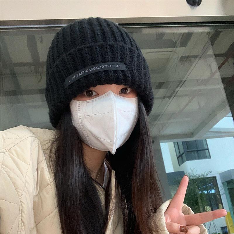 Knitted hat for women, warm in autumn and winter, thickened ear protectors, cute in winter, showing a small face, and fashionable wool hat.