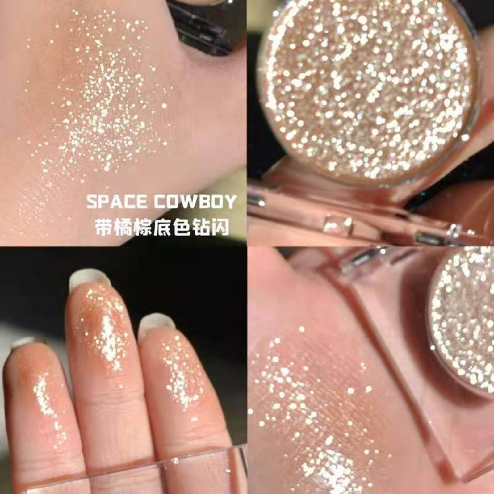 

Monochrome Eyeshadow With Pearl Glitter For Highlighting And Ultra- Eyeshadow One Size