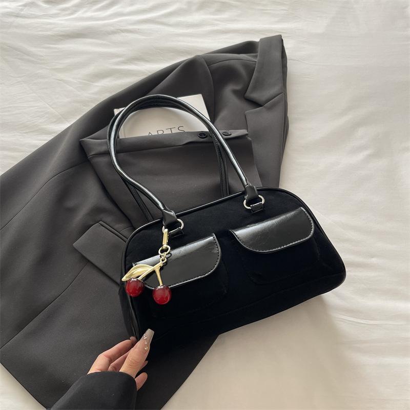 Retro Faux Suede Shoulder Bag for Women 2026 New Commuter Crossbody Purse Fashionable Handheld Underarm Bag чёрный