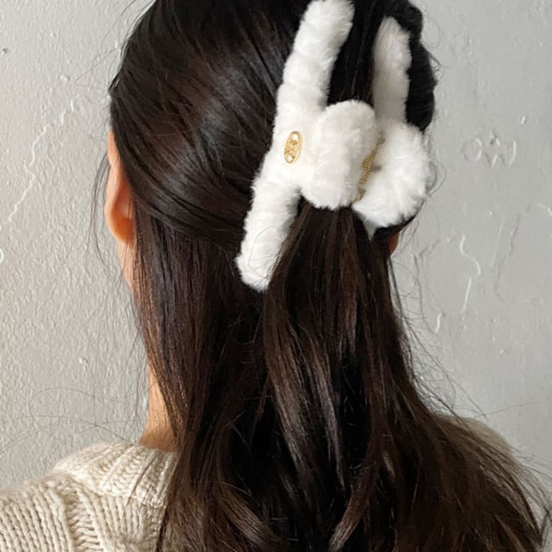 

oar Fur Hair Barrette [white] White