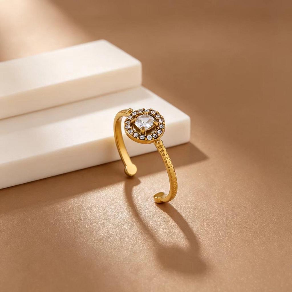 French Retro Rhinestone Adjustable Gold-Plated Titanium Steel Ring with Heart and Diamond Accents