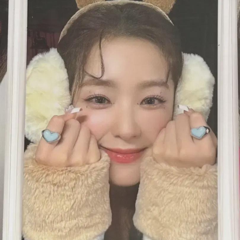 

Айрин Пока 2022 Рождественская торговая карта Рандомный Бонус предзаказа Невыпущенная фотокарточка Redvelvet с автографом