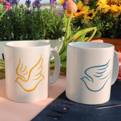 cf977-Design Mug 2p-Beautifully Colored Pigeon