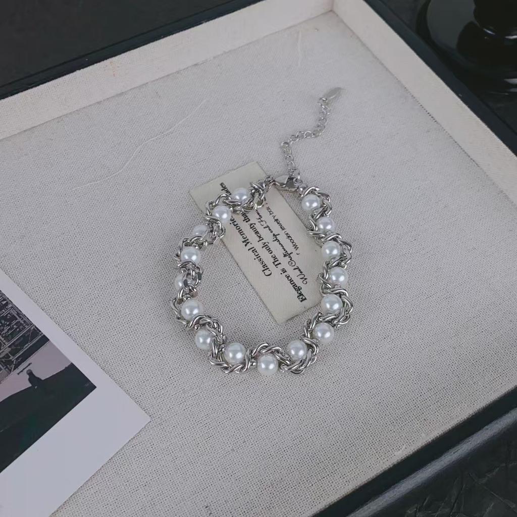 Pearl Necklace Women's Necklace Light Luxury Niche Design Sense Punk Hip Hop Premium Clavicle Chain Necklace