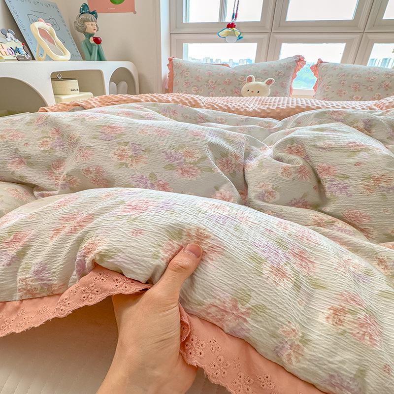 Thickened Winter Flannel Fleece Quilt - Warm Comforter for Single Dormitory, Autumn & Winter Use.