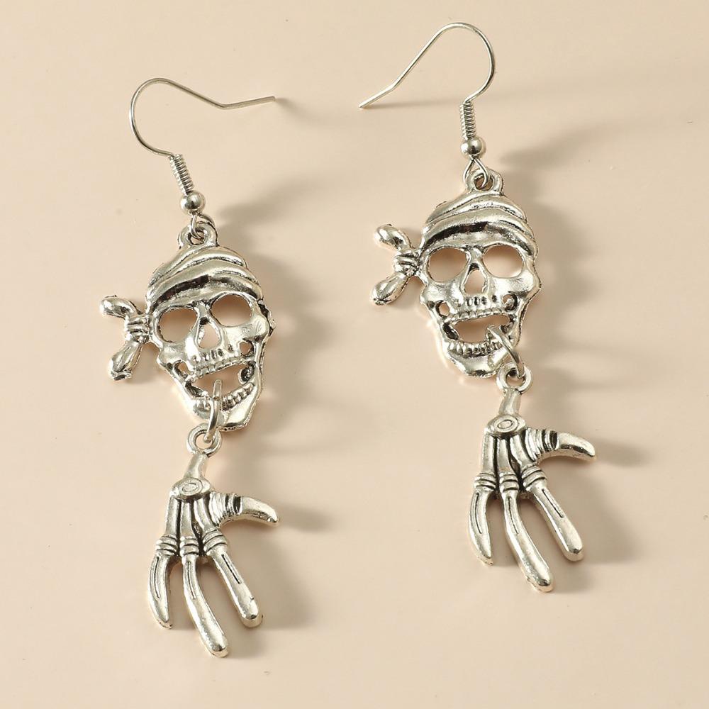 Halloween hot-selling punk skull earrings, exaggerated hip-hop skull earrings, creative gothic earrings trend