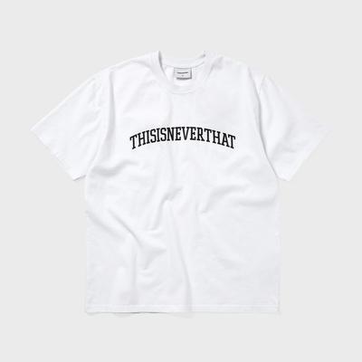 Ce T-shirt à logo arche blanc