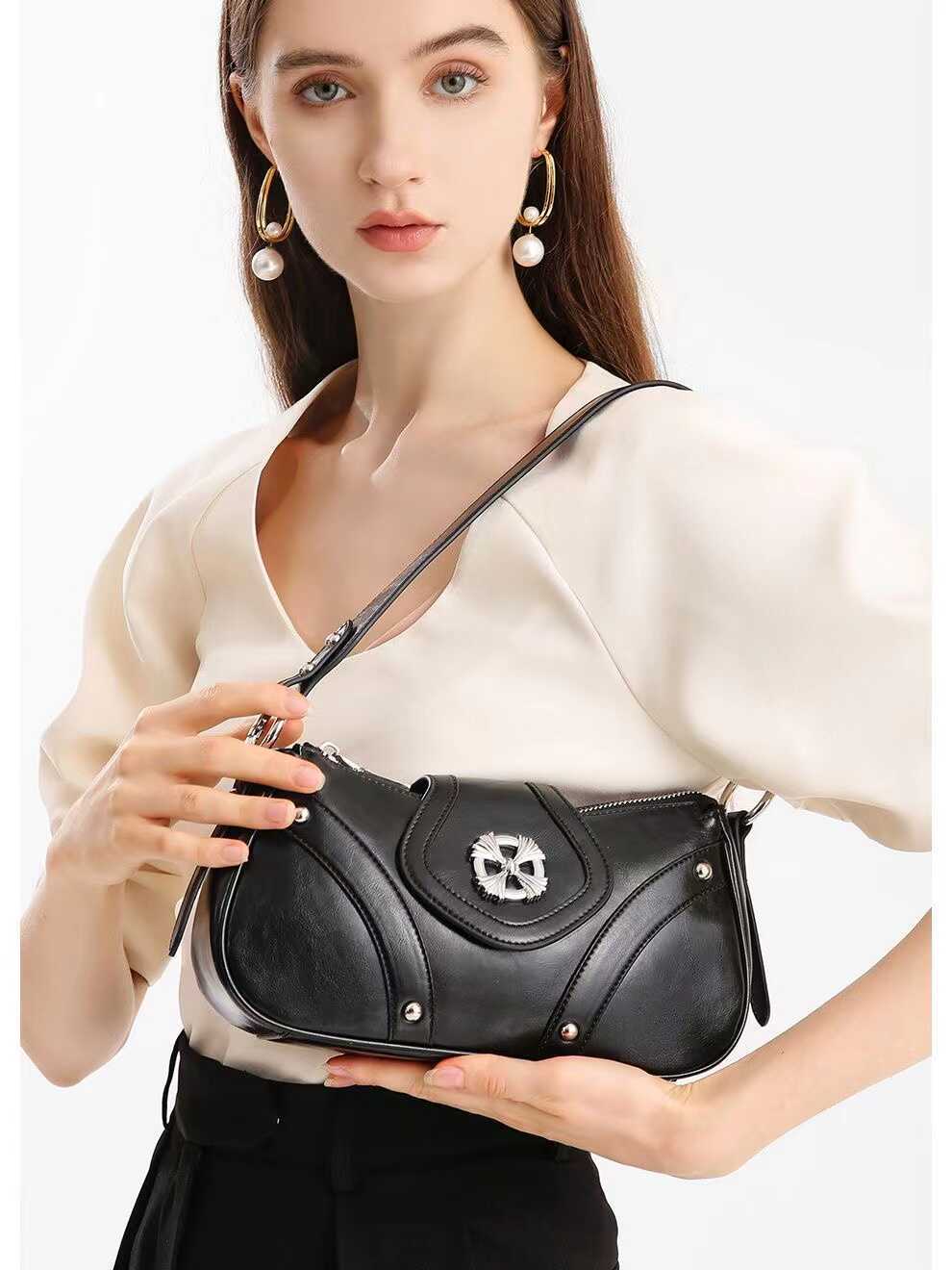 

2024 Summer Bai Tiya Rhinestone Women s Bag Trendy Versatile Shoulder Underarm Bag Silver Spice Girl Bag чорний