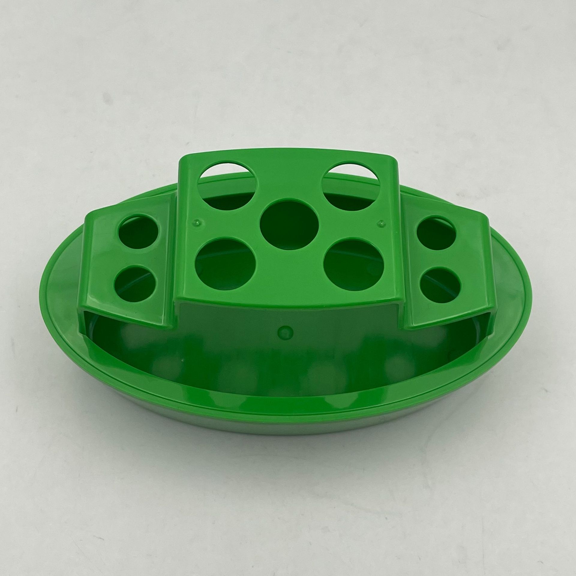 

A Planting Device Specifically Designed for Green Onions, Featuring a Hydroponic System That Allows for Repeated Growth
