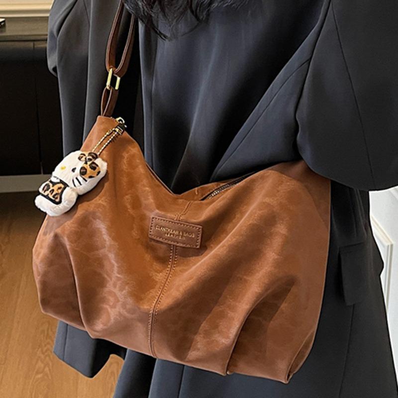 Large-capacity bag women's autumn new fashion niche shoulder messenger bag simple and fashionable dumpling bag