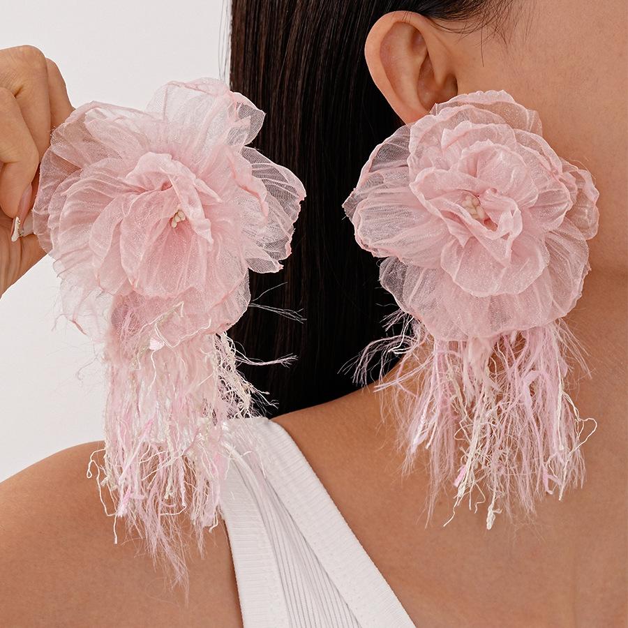 

Модные серьги-гвоздики для женских украшений розовый