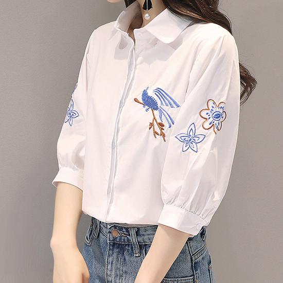 Gesticktes Blumen- und Vogel-Shirt, japanische Damenbekleidung, koreanische Version, Frühling, Sommer, Herbst, weißes Oberteil mit Dreiviertelärmeln