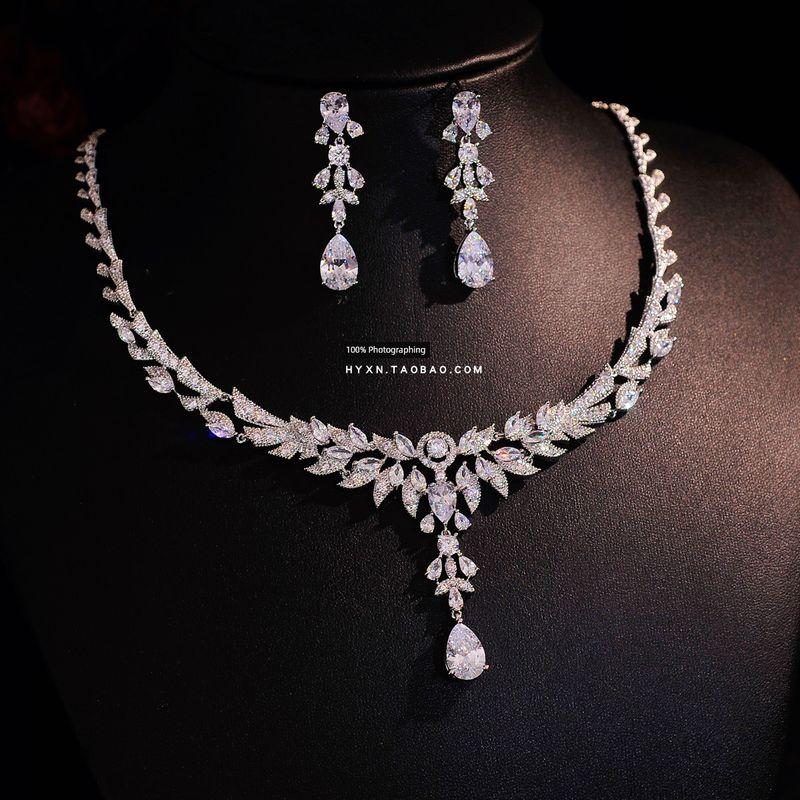 

V Neck Super Shiny Dinner Party Dress Luxury Zircon Wedding Dress Zircon. Necklace + ear clip
