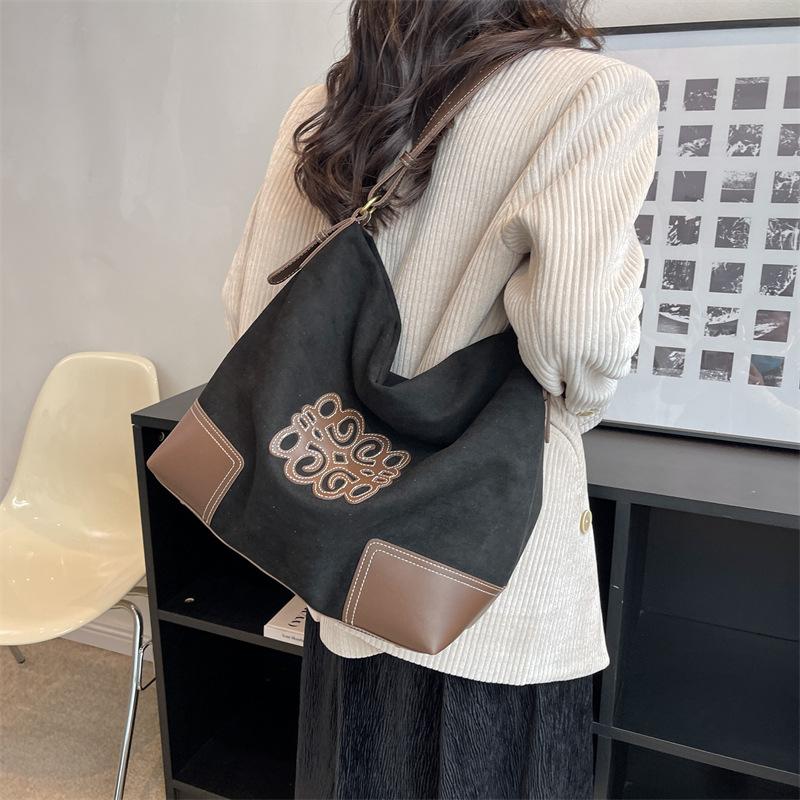 Large Capacity Bag Women's Bag 2025 New Fashion Autumn and Winter Suede Shoulder Shopping Bag High-end Commuter Tote Bag
