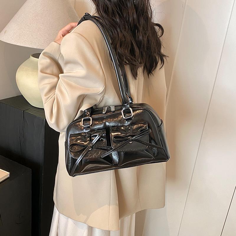 Bow Spice Girl Underarm Bag Women 2025 New Summer Tote Bag Shoulder Bowling Pillow Bag Commuter Bag
