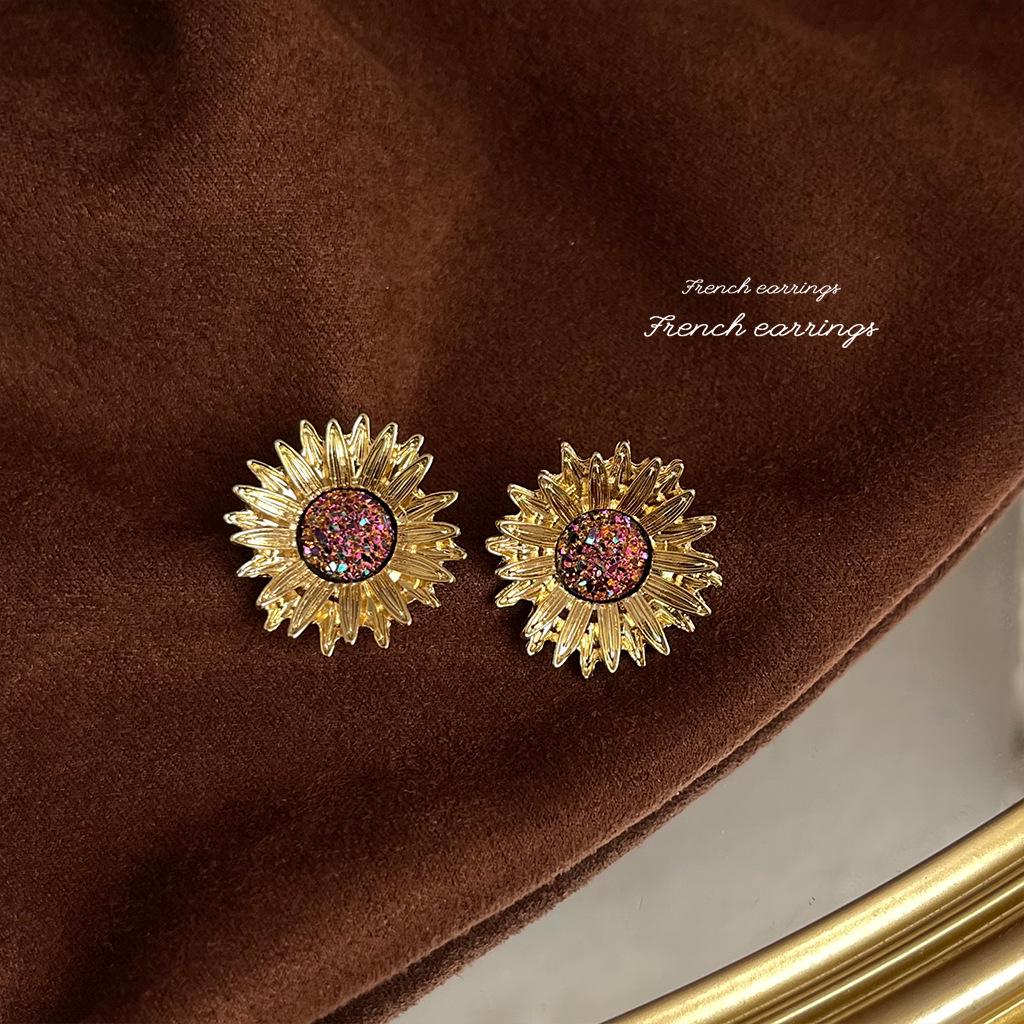 Chinese-Inspired Elegant 925 Silver Stud Earrings with Exaggerated Design