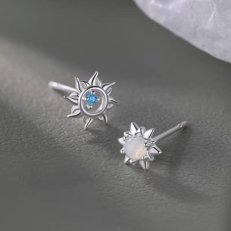 Real 925 Silver Asymmetry Zircon Sun Mini Stud Earrings For Women Cute Fine Jewelry Light Niche Accessories