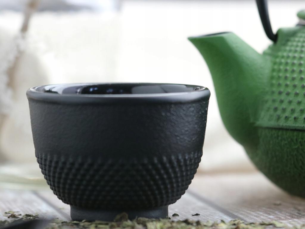 CAST IRON CUPS 2 PCS CAST IRON TEA SET