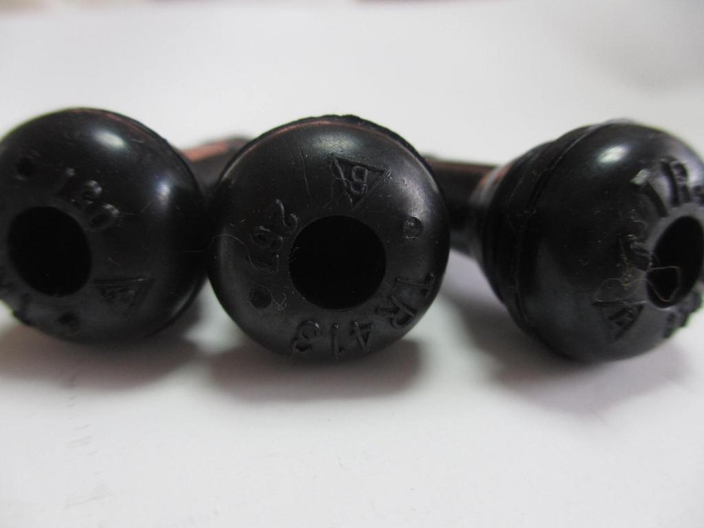 TR413 Rubber Air Valve Set of 100 Tubeless Tire Replacement with Mushi Cap