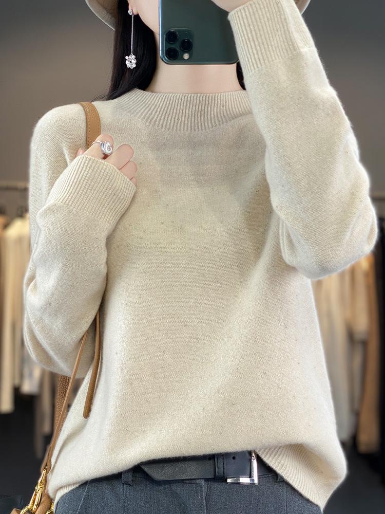Women's Cozy Round Neck Knitted Wool Sweater