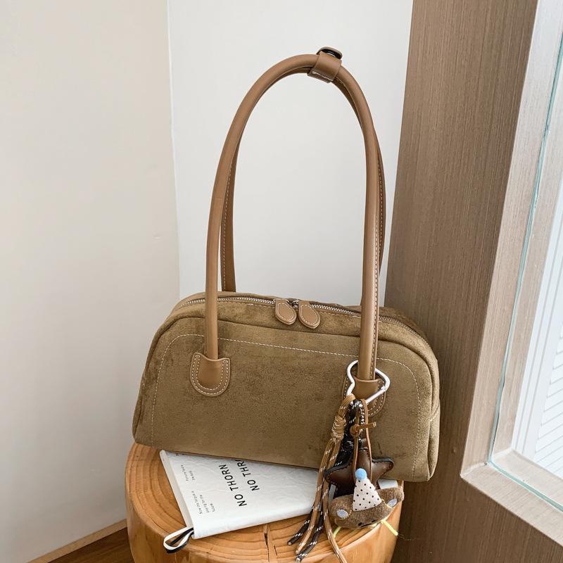 Retro niche suede bag women's winter new shoulder bag bag high value simple casual armpit bag