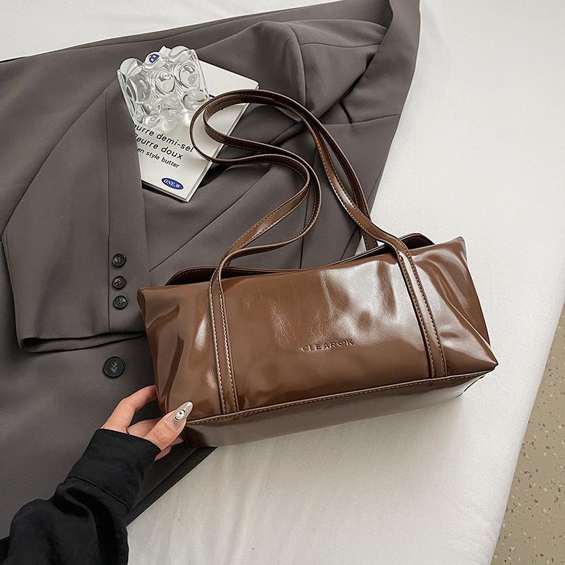 Korean version niche underarm bag women's 2025 new trendy retro portable commuter bag simple large-capacity shoulder bag