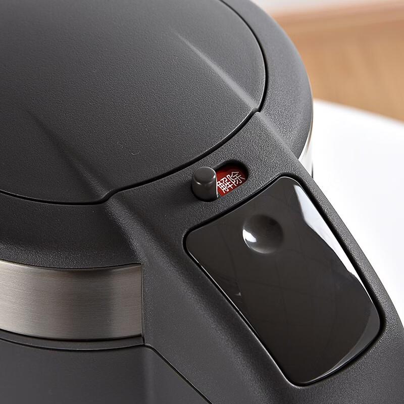 TIGER 4L Stainless Steel Vacuum Airpot Thermos