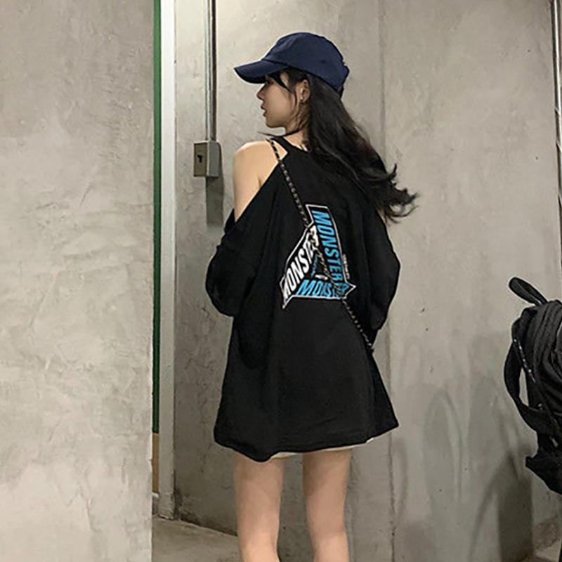 Свободная футболка с открытыми плечами и половиной рукава — фото 6