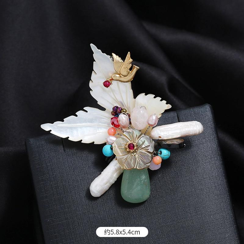 Original Heavy Handmade Natural Crystal Shell Corsage Women's Luxury Atmosphere Retro Elegant Brooch Jacket Coat Accessories