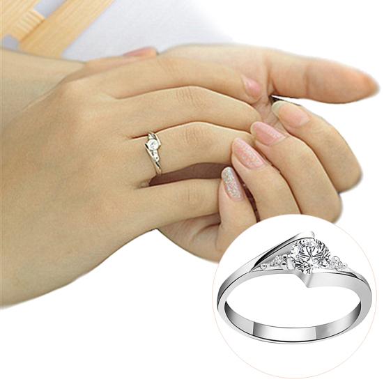Shiny Twist Round Cut Cubic Zirconia Rhinestone Ring Bridal Wedding Jewelry Gift