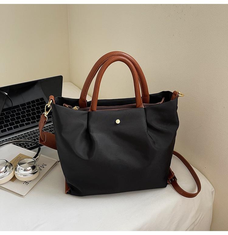 

Lightweight nylon cloth small bag women s 2025 new casual mini shoulder crossbody bag commuter handbag bag No specification чёрный