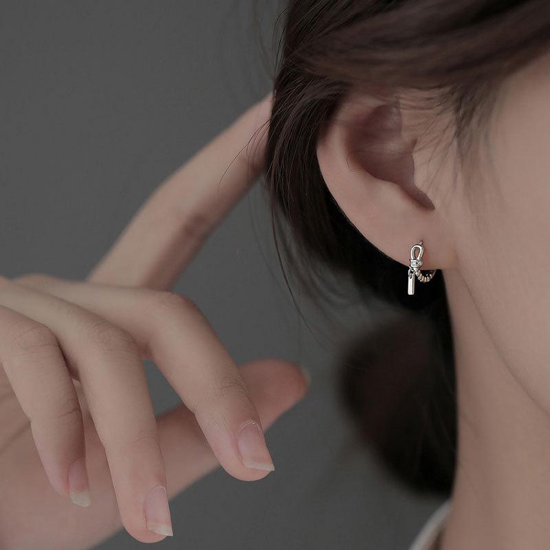 Boucles d'oreilles Design de niche Boucles d'oreilles Luxe léger Nouvelles boucles d'oreilles de style pour femmes Boucles d'oreilles de printemps