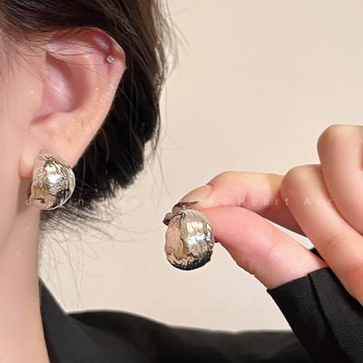 Gold Texture Earrings Women's Light Luxury Temperament High-end Stud Earrings Niche Design Cold Wind Suitable for Round Face Earrings
